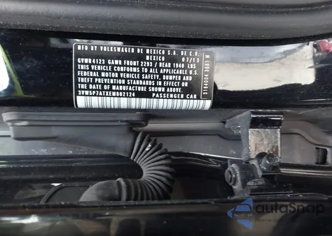 2014 Volkswagen Beetle 2.5L из США, поврежденный, VIN 3VW5P7ATXEM802124